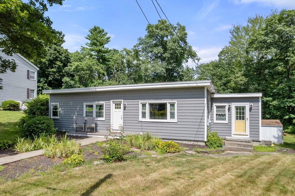 44 Susan Park Way in Uxbridge