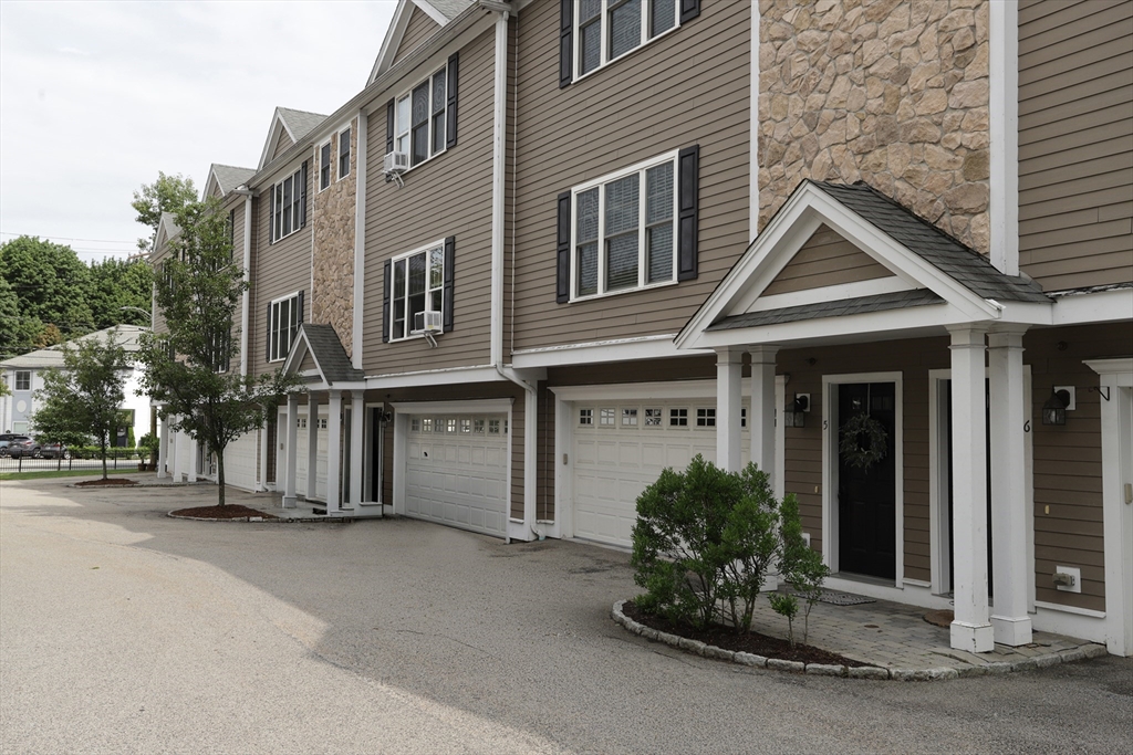 159 Willard St #5 in Quincy