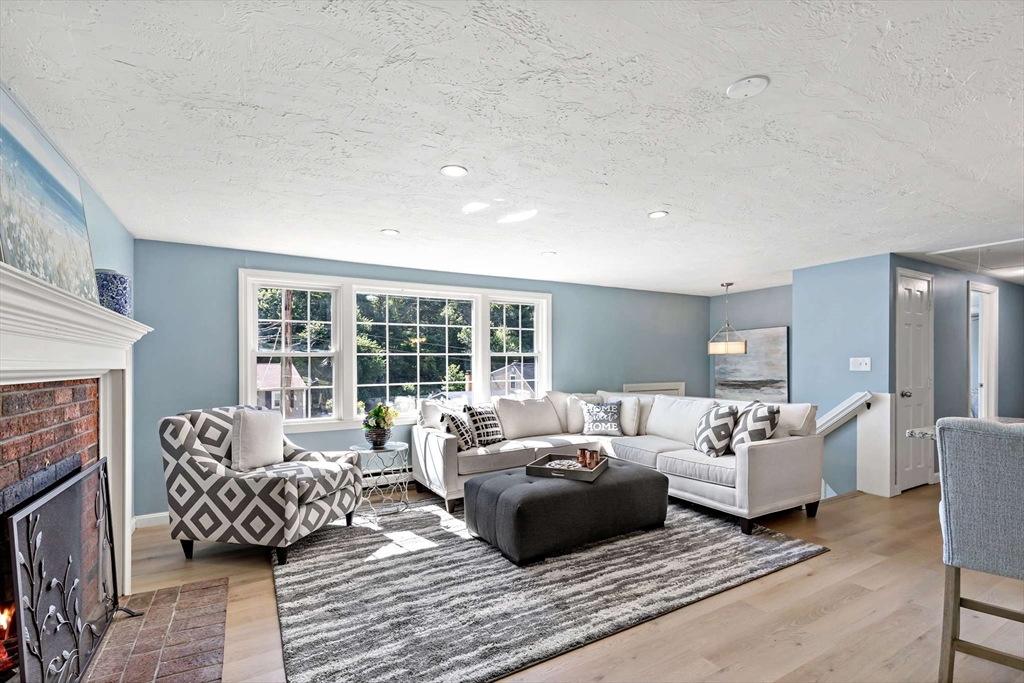 34 Surrey Dr in Plymouth
