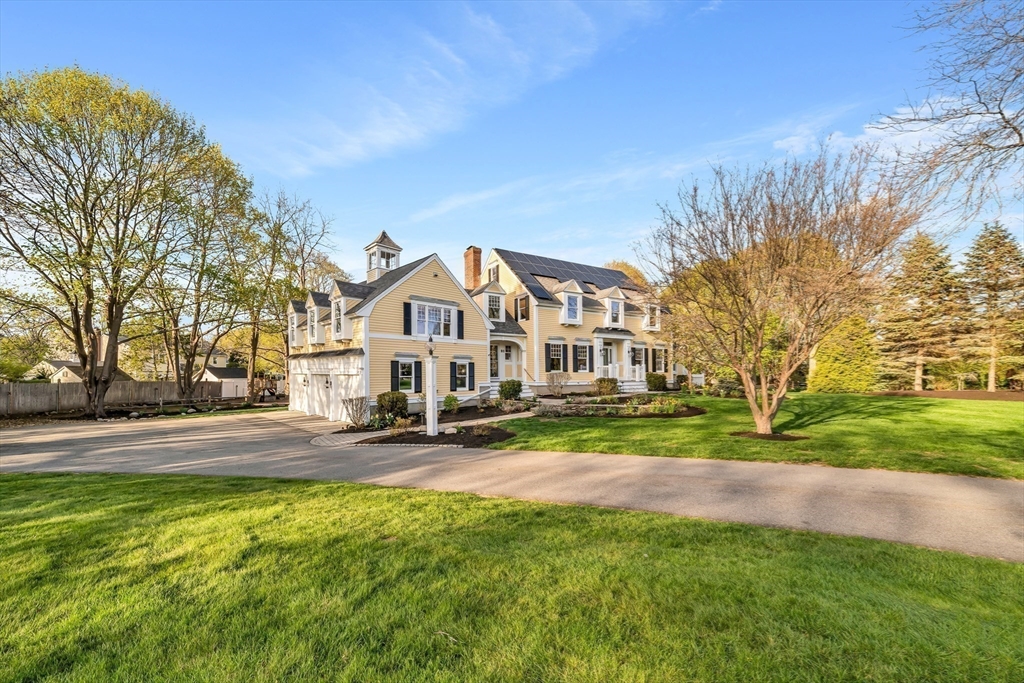 18 Ocean Ave in Newburyport