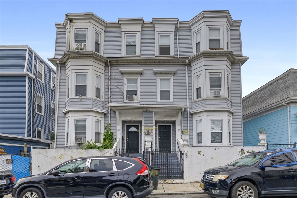 121 George St in Roxbury