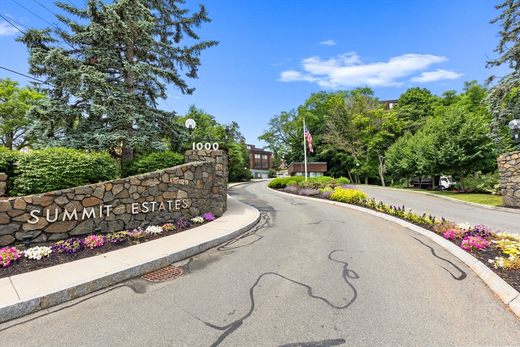 1002 Paradise Rd #1C in Swampscott