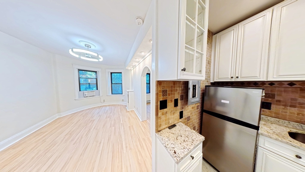 40 Winchester St #8 in Brookline