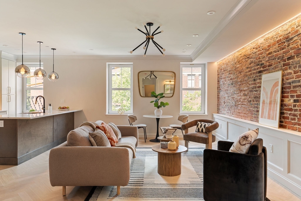 75 Lubec #5-PH in Boston