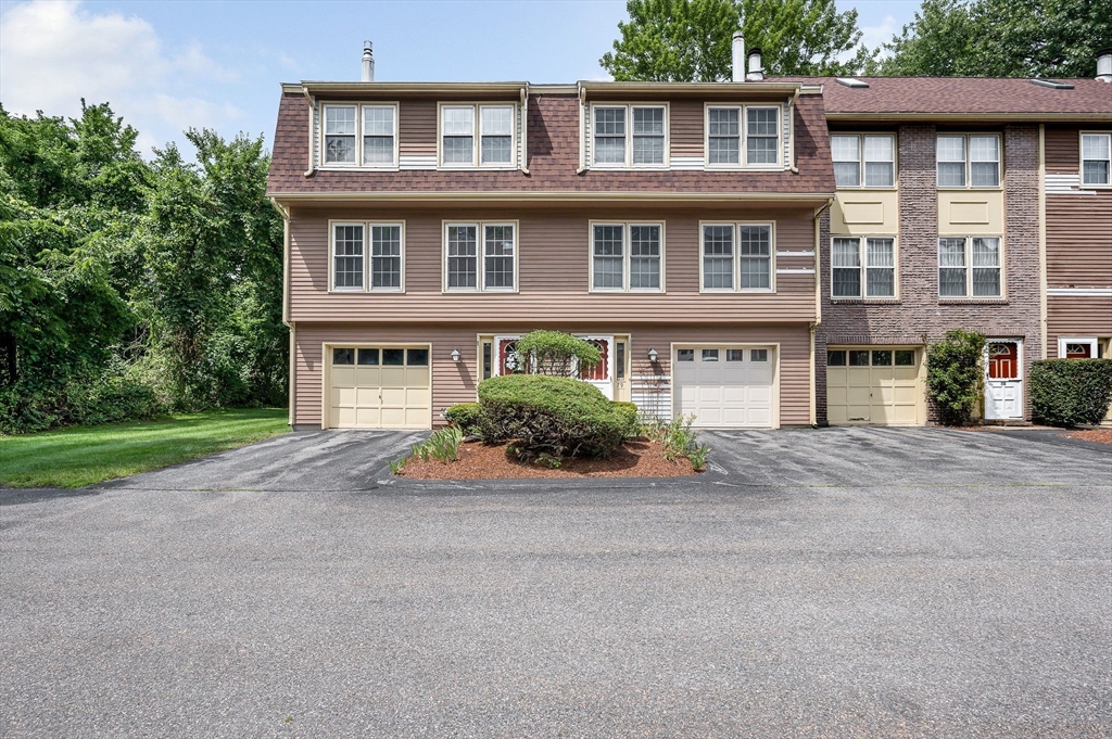 80 Heritage Dr #80 in Tewksbury