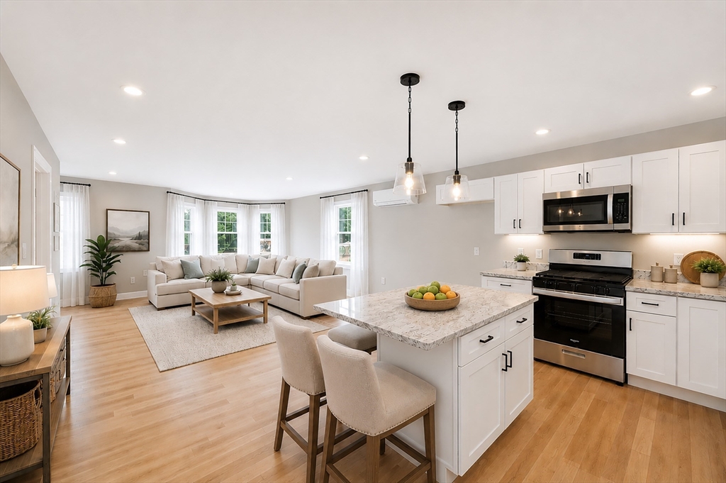 299 Quincy St, Building 3 #3 in Holbrook