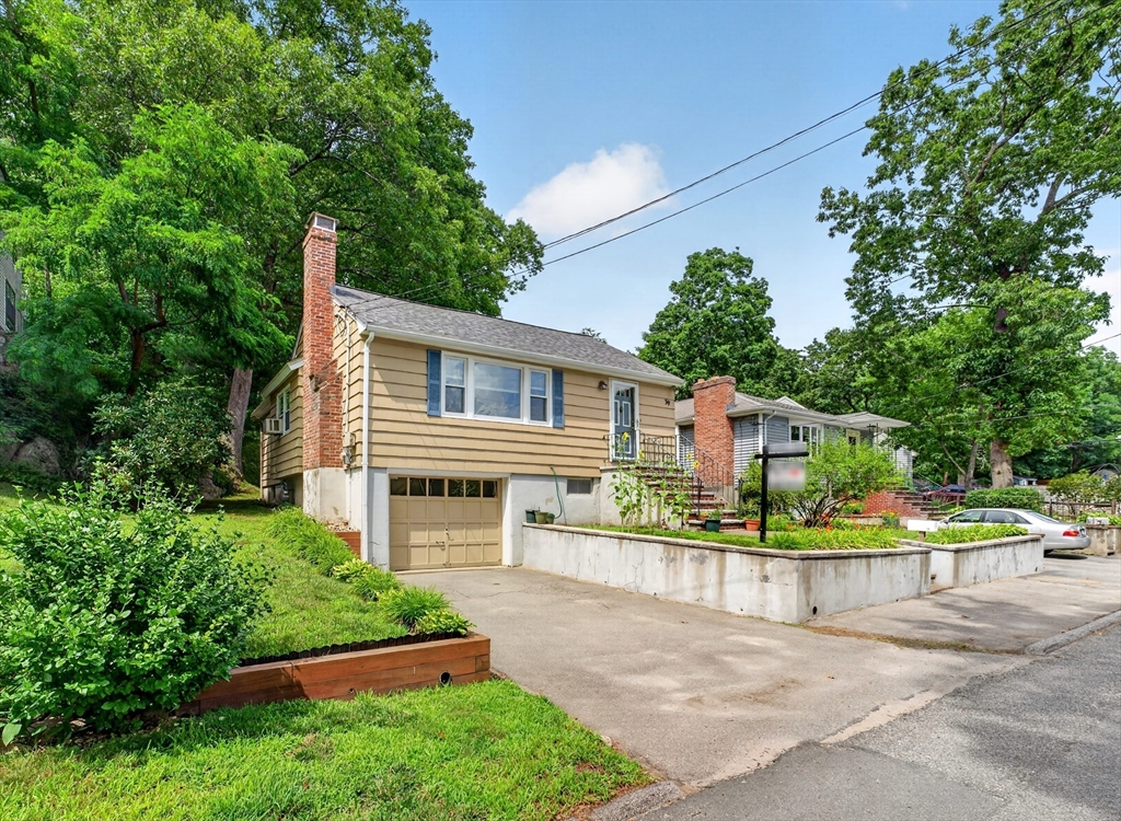 39 Hillsdale Rd in Dedham