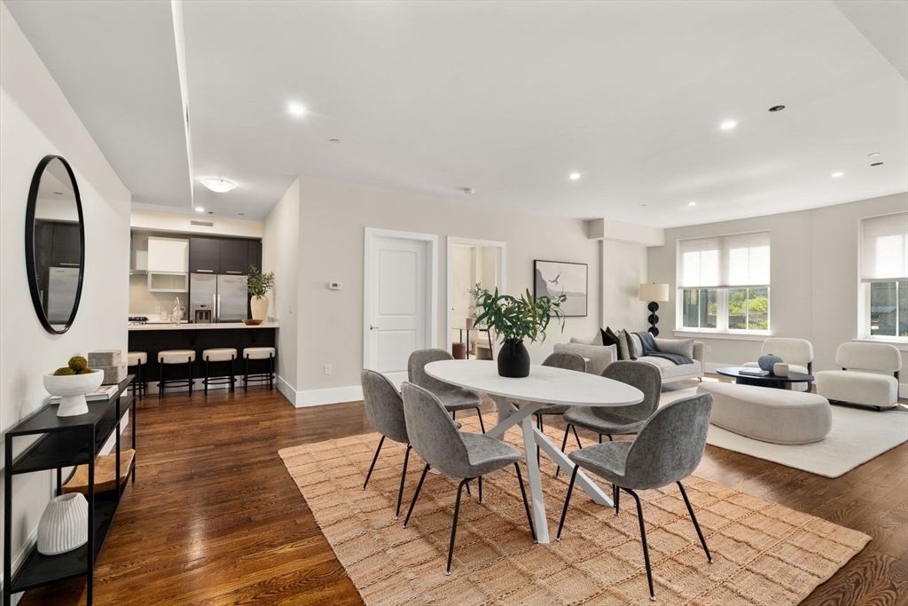 10 St George Street #406 in Boston