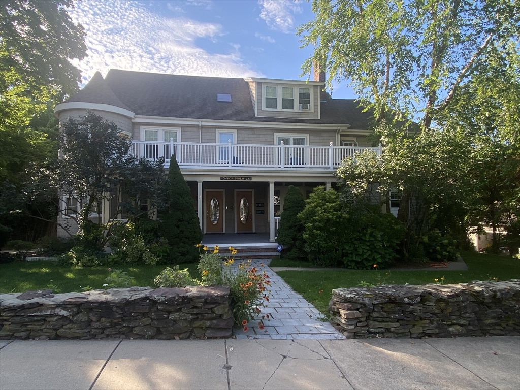 2-4 Chisholm Ln #3 in Roslindale