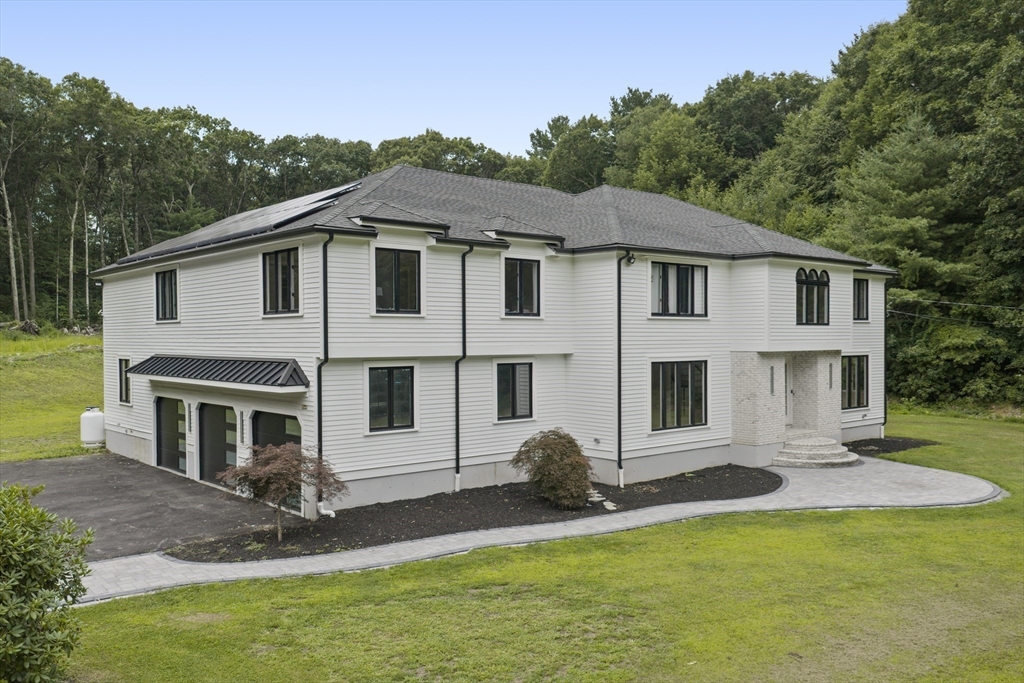 23 Ben's Way in Hopedale