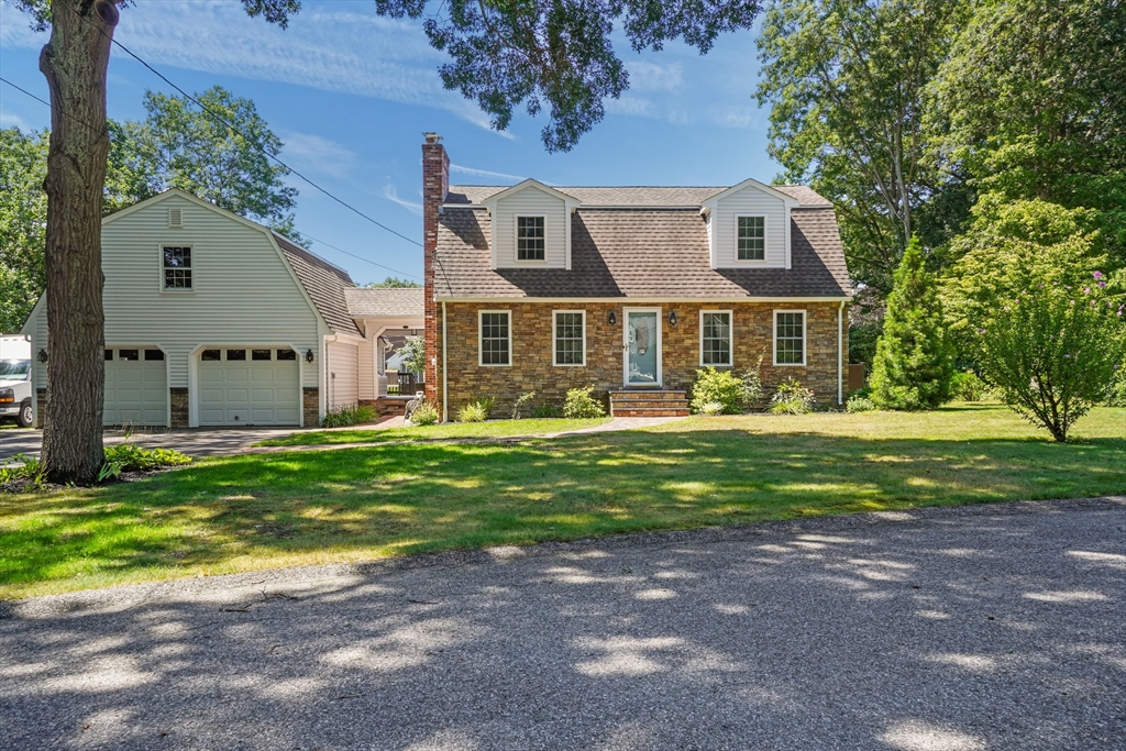 28 Sagewood Cir in Attleboro