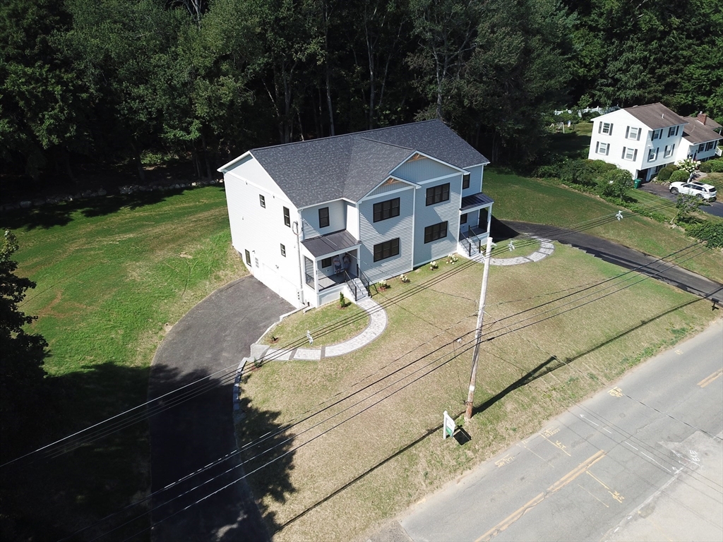 27 Rollins #B in Groveland