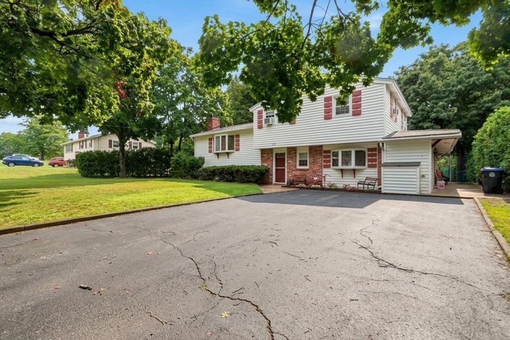 33 Rolling Ln in Hudson