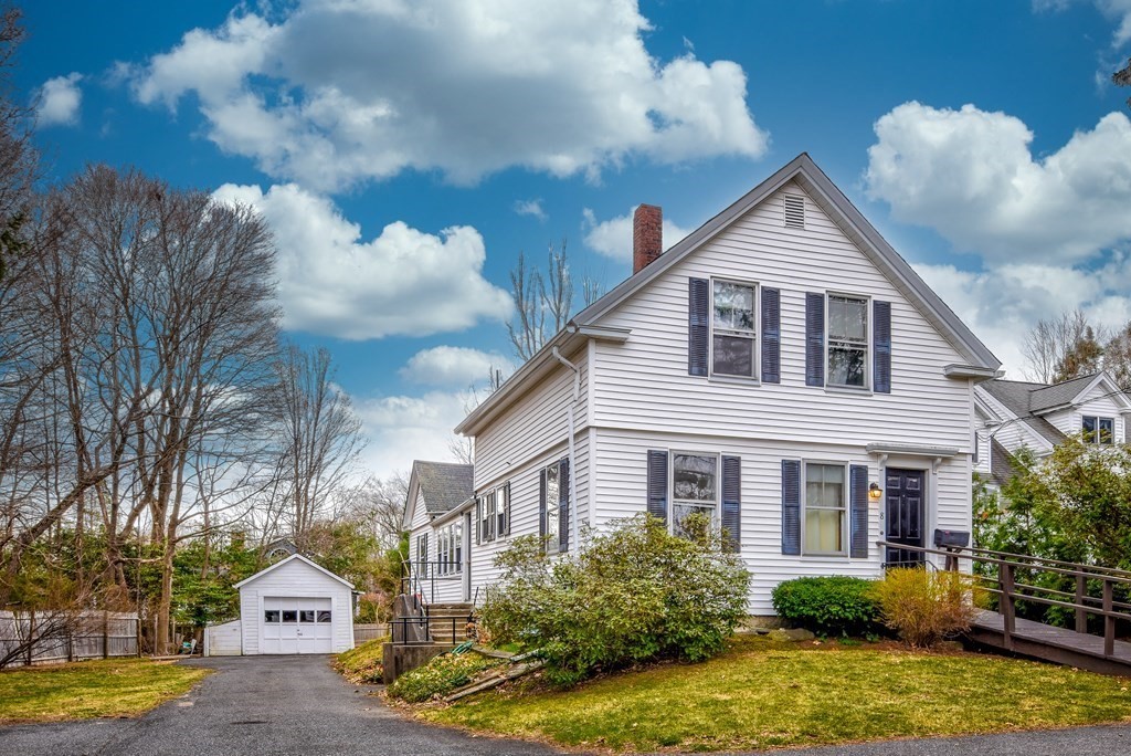 8 Pike St in Hopkinton