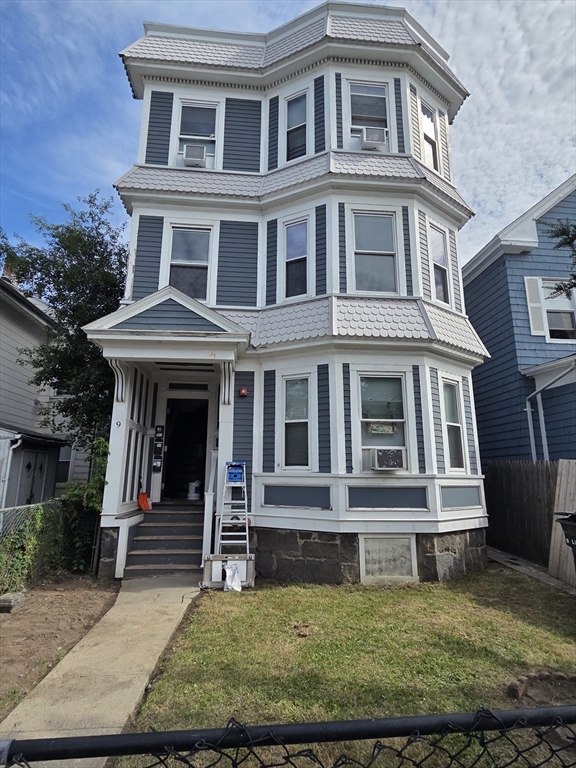 9 Lincoln St in Dorchester