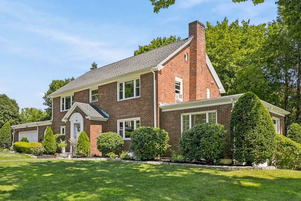 35 Swift Rd in Framingham