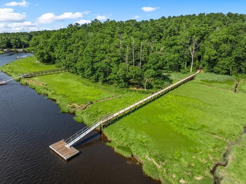 2 Blackthorne Lane in Norwell