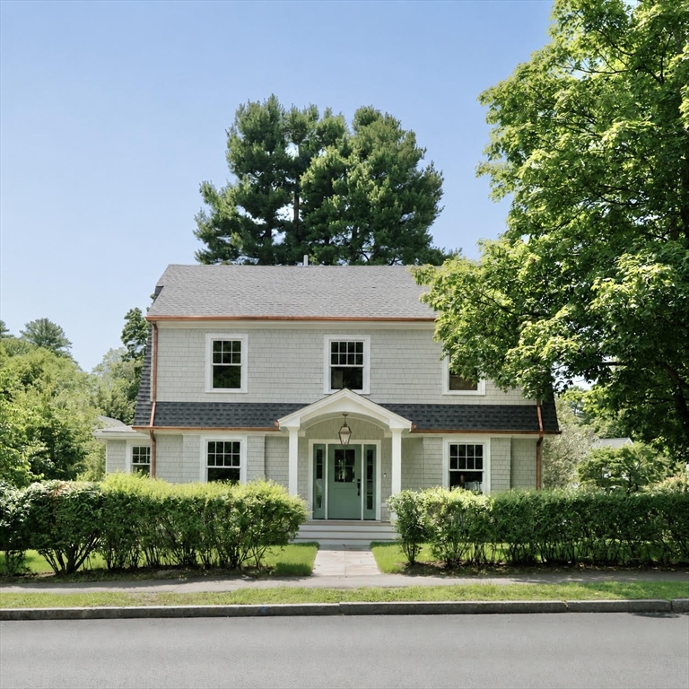 21 Wellesley Ave in Wellesley