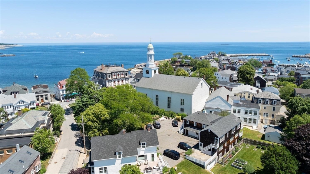 9 Jewett St #C in Rockport