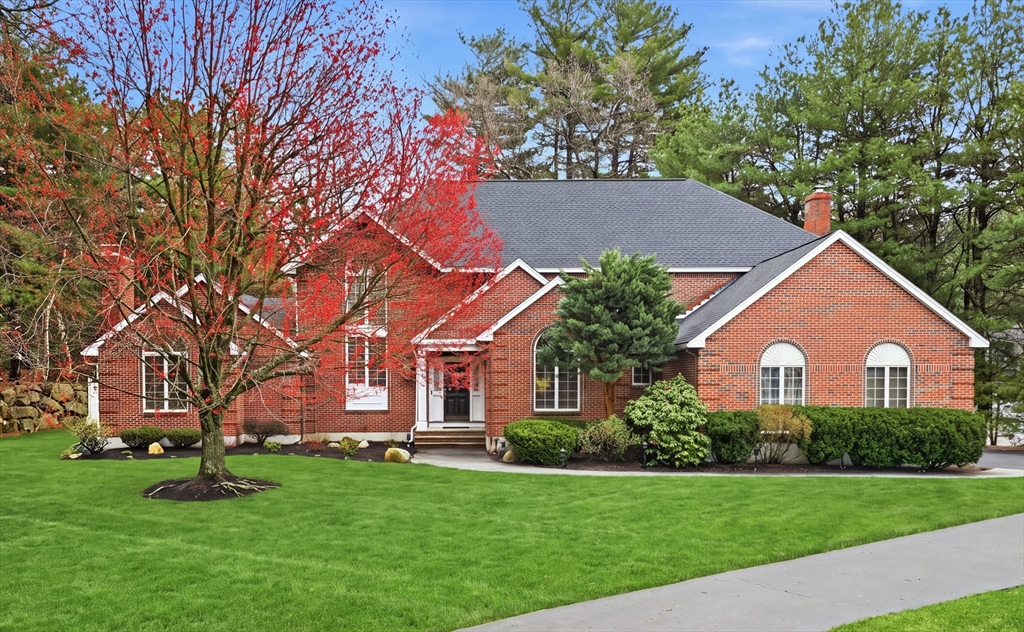 3 Newman Hill Dr in Andover