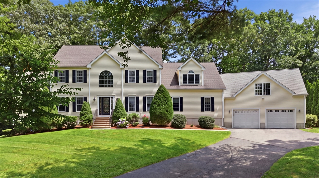 8 Karen Ln in Milford