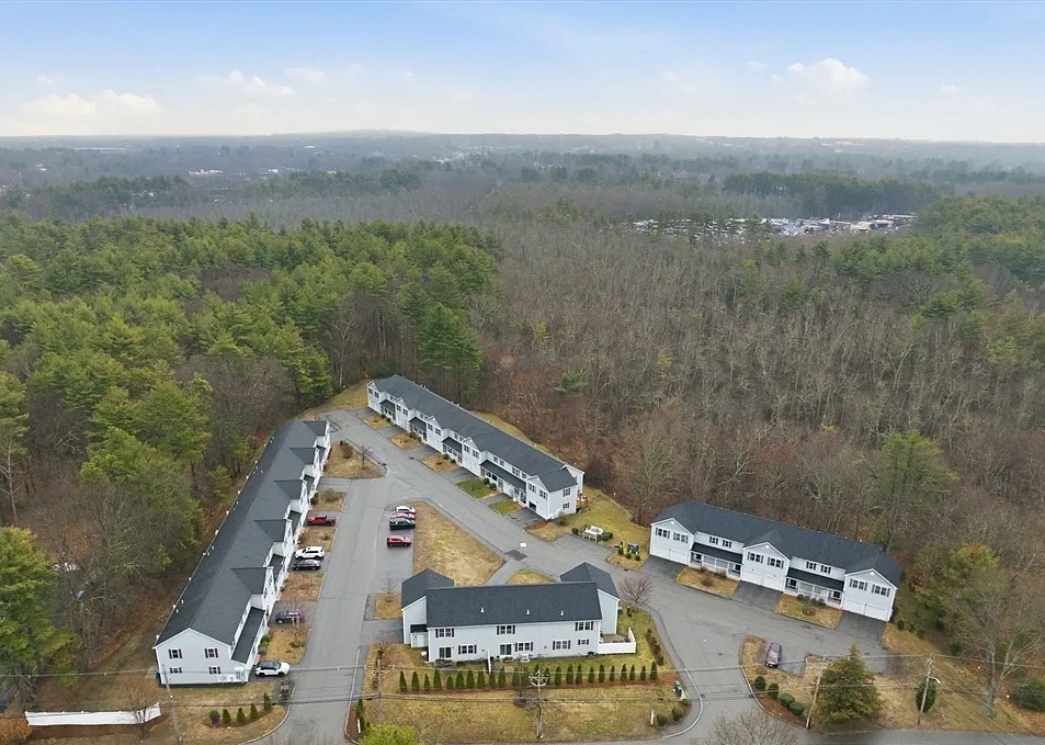 90 Rangeway Rd #303 in North Billerica