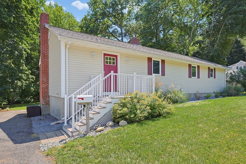 71 Carpenter Rd in Walpole
