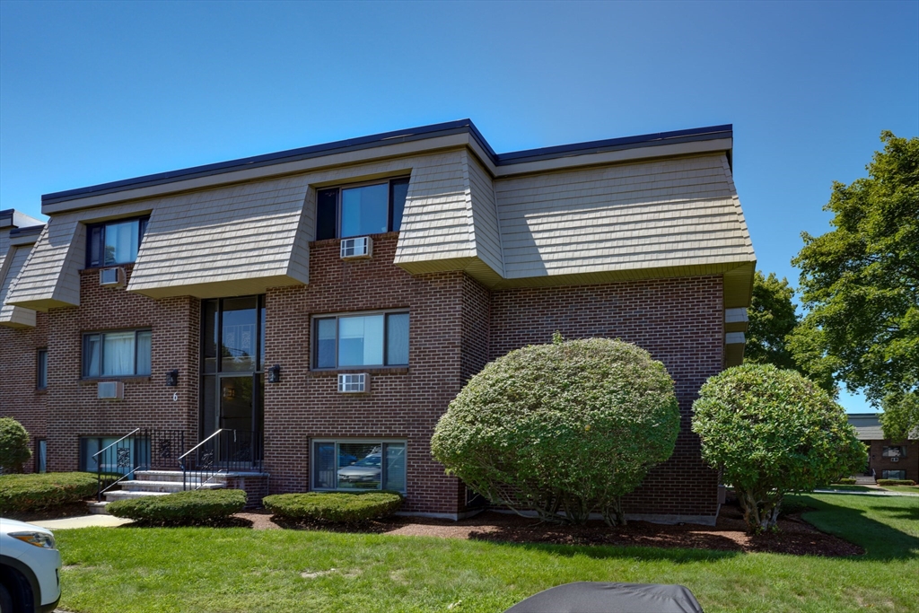 6 Hallmark Gdns #9 in Tewksbury