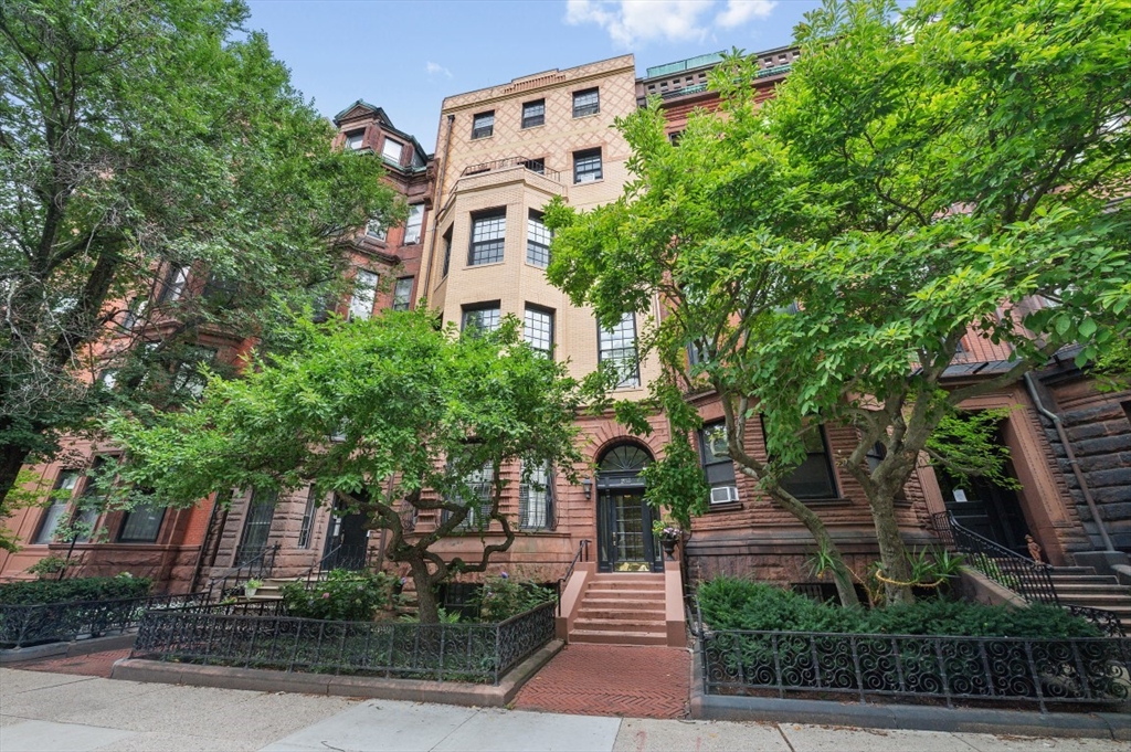 233 Commonwealth Avenue #7 in Boston