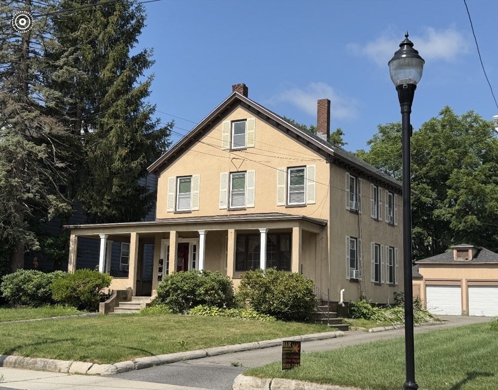 92 Walnut St in Clinton