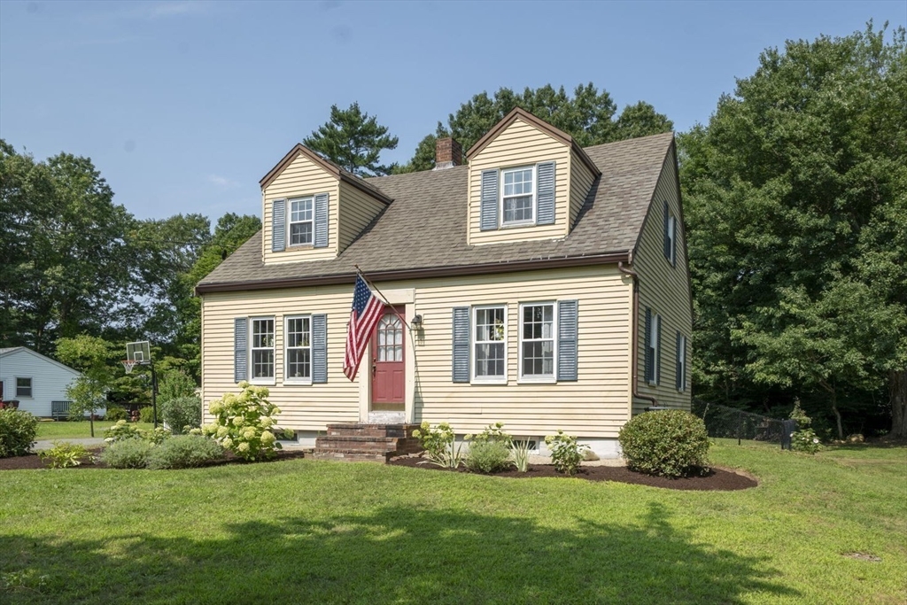 37 Acorn St in Middleboro