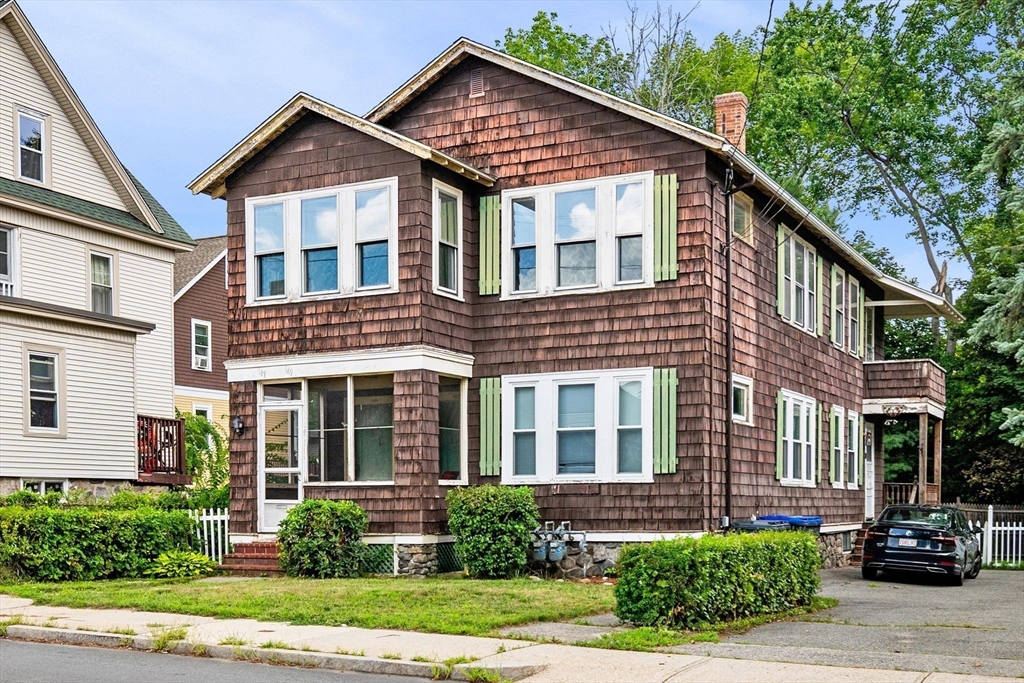 147-149 Oakland Ave in Methuen