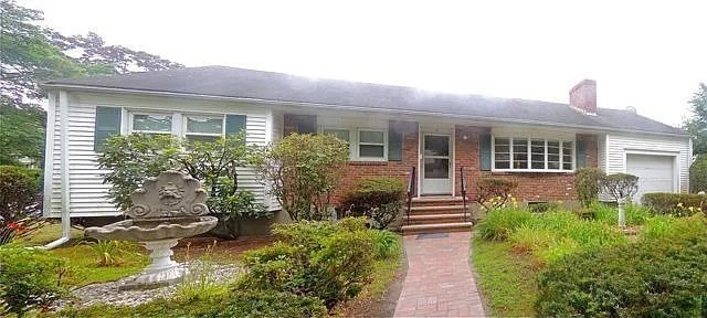 34 Anthony Rd in Newtonville