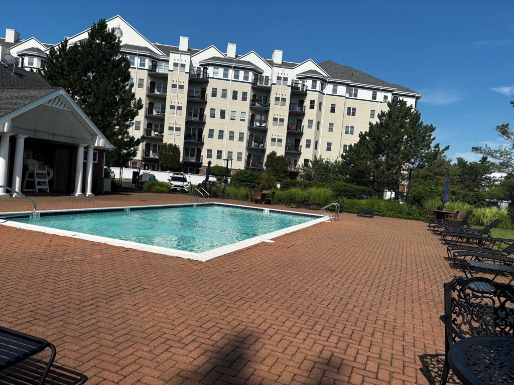 10 Seaport Dr #2515 in Quincy