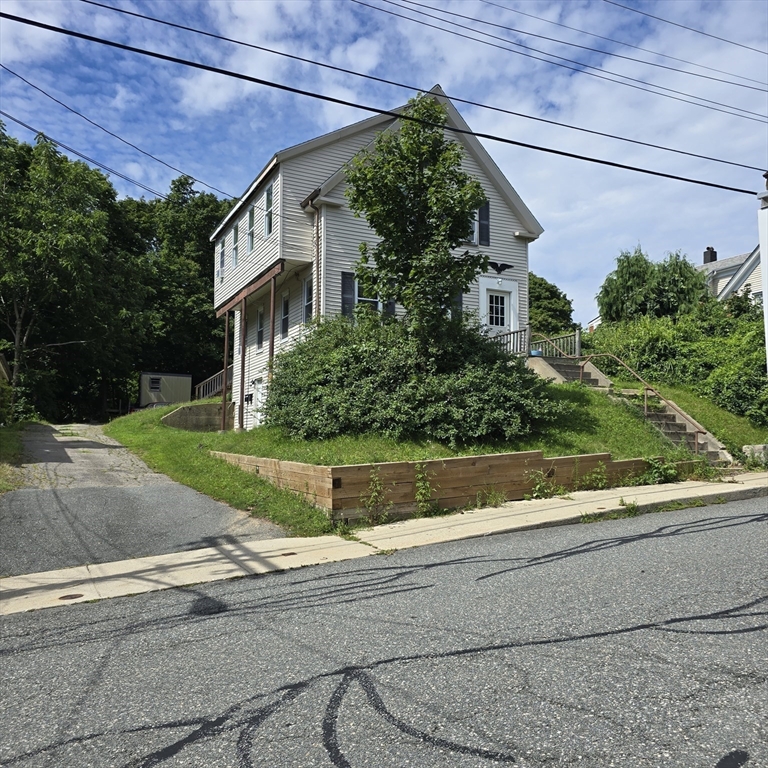 43 Mayflower St in Plymouth