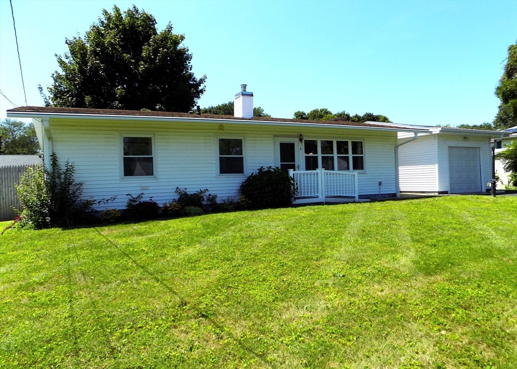 4 South Richard St in Milford