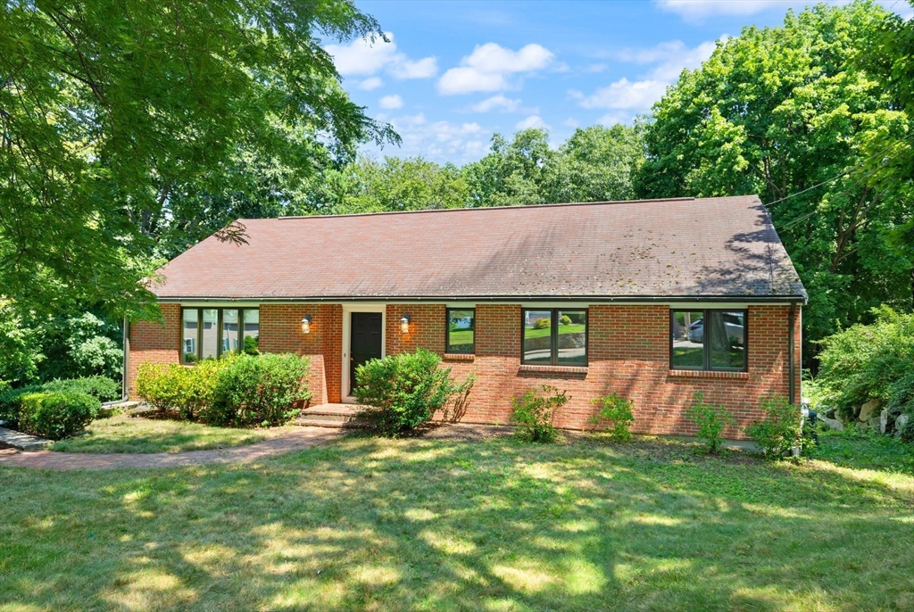 24 Minihans Ln in Quincy