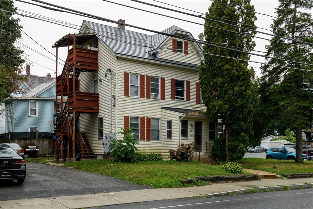 247 Mechanic Street in Leominster
