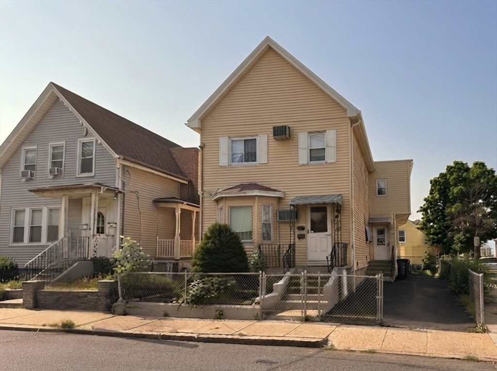 16 Carter St in Everett