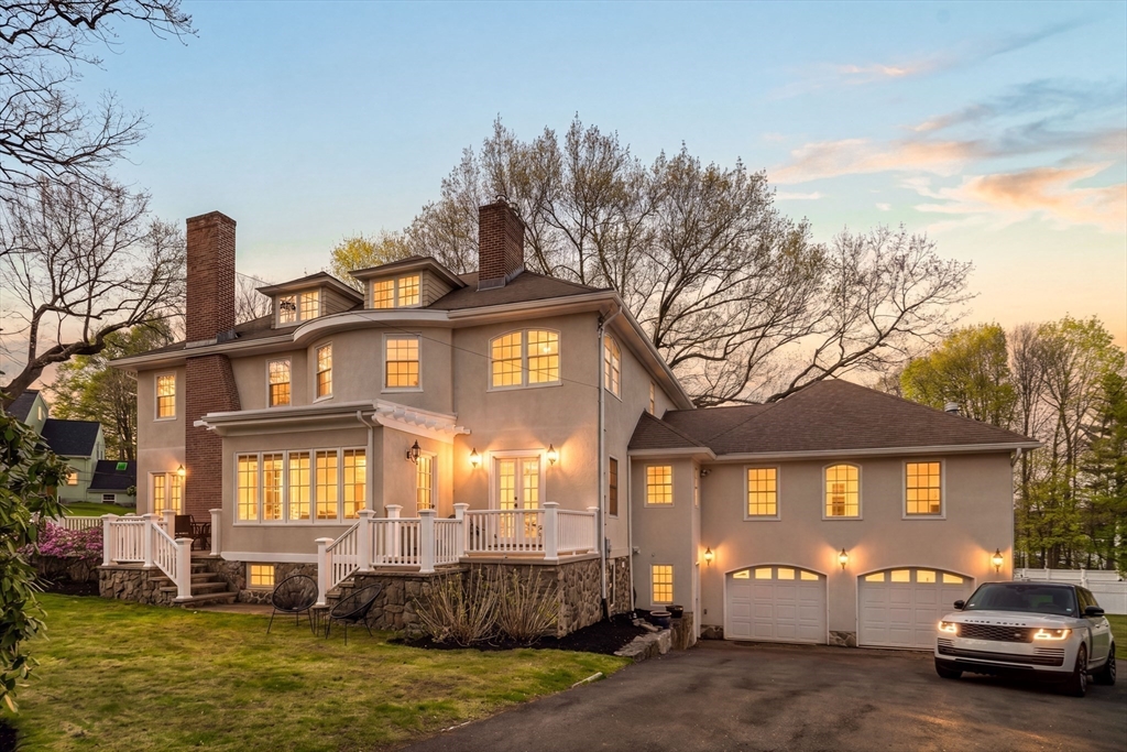 10 Rangeley Road in Winchester