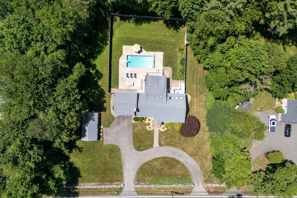 61 Topsfield Road in Wenham