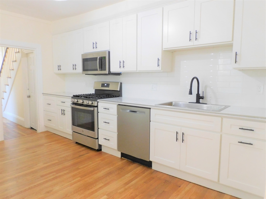 30 Jenkins St in Boston