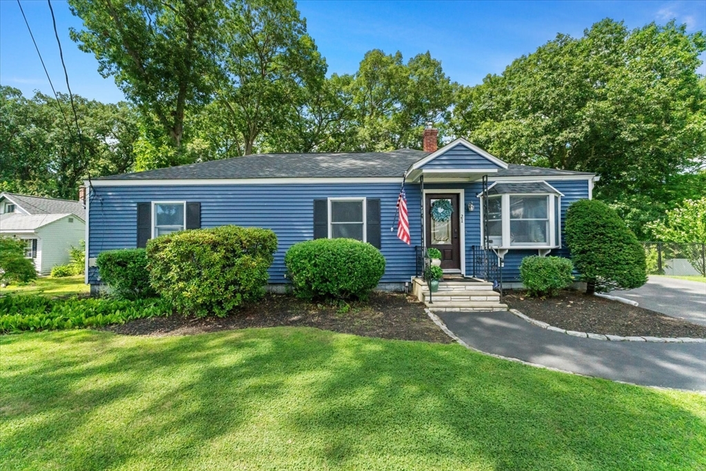 21 Fyrbeck Ave in Shrewsbury