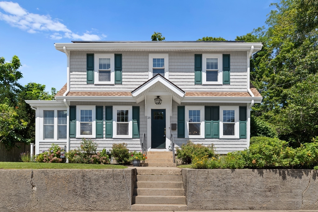 25 Bay View Ave in Plymouth