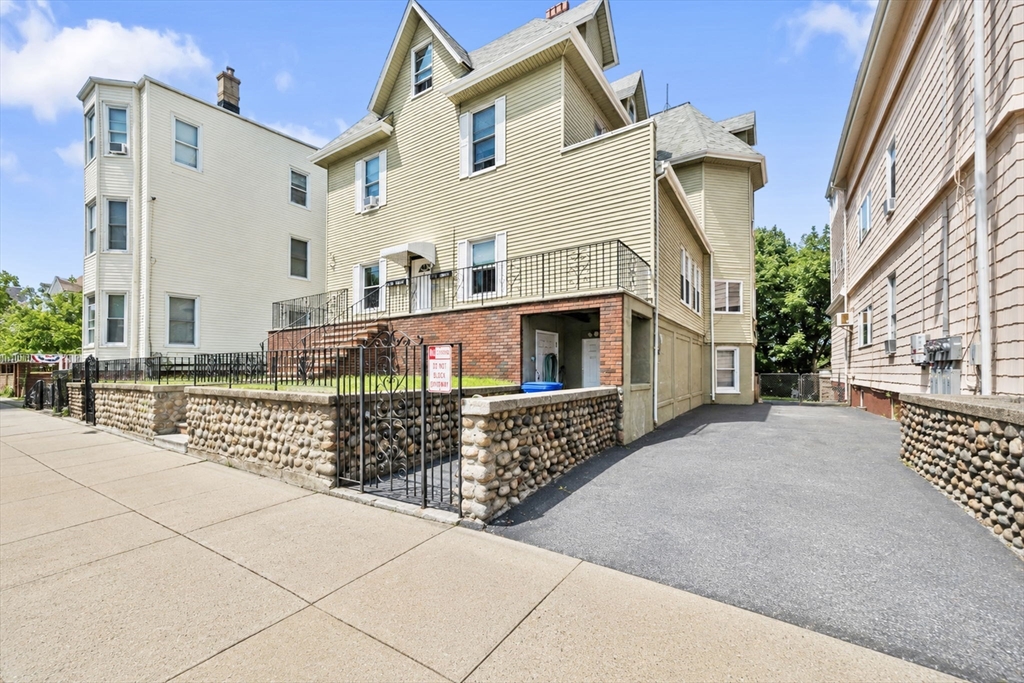 254-256 E Eagle St in Boston