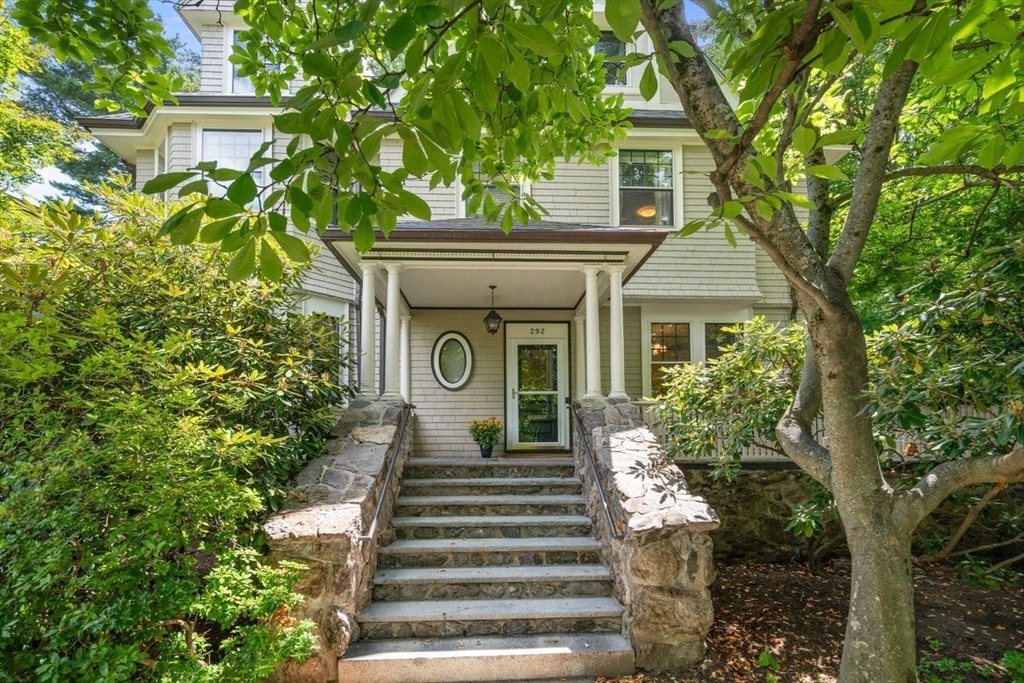 292 Clinton Rd in Brookline