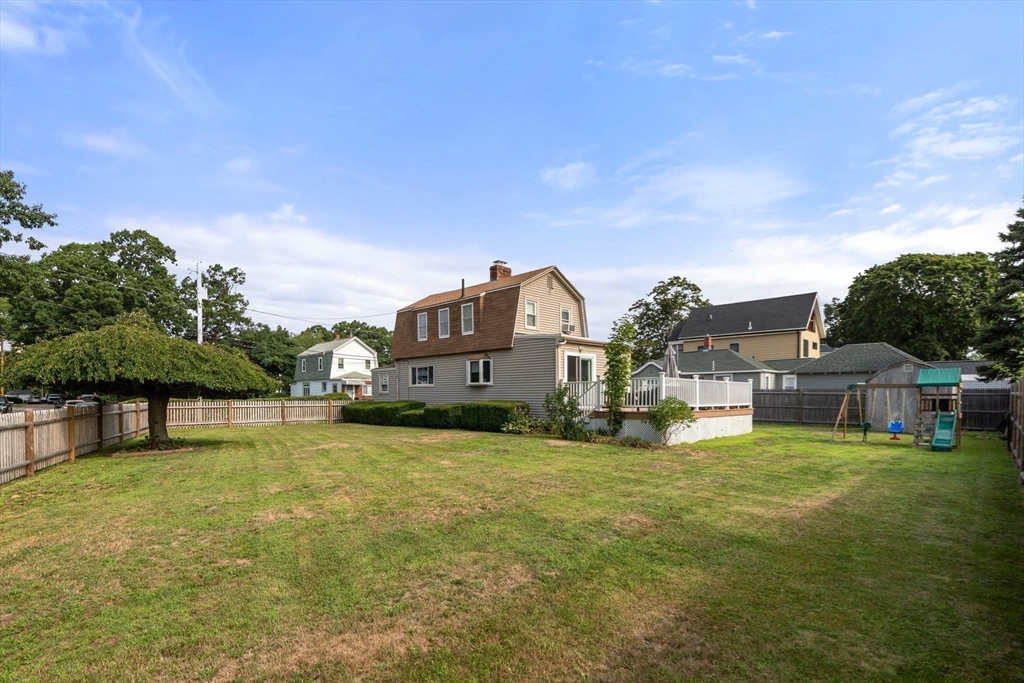 26 Oakwood Rd in Quincy