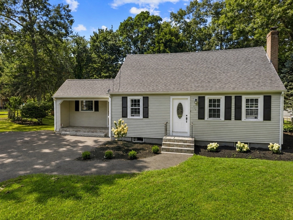 214 Mechanic St in Foxboro