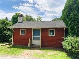 5 Grapevine Rd in Gloucester