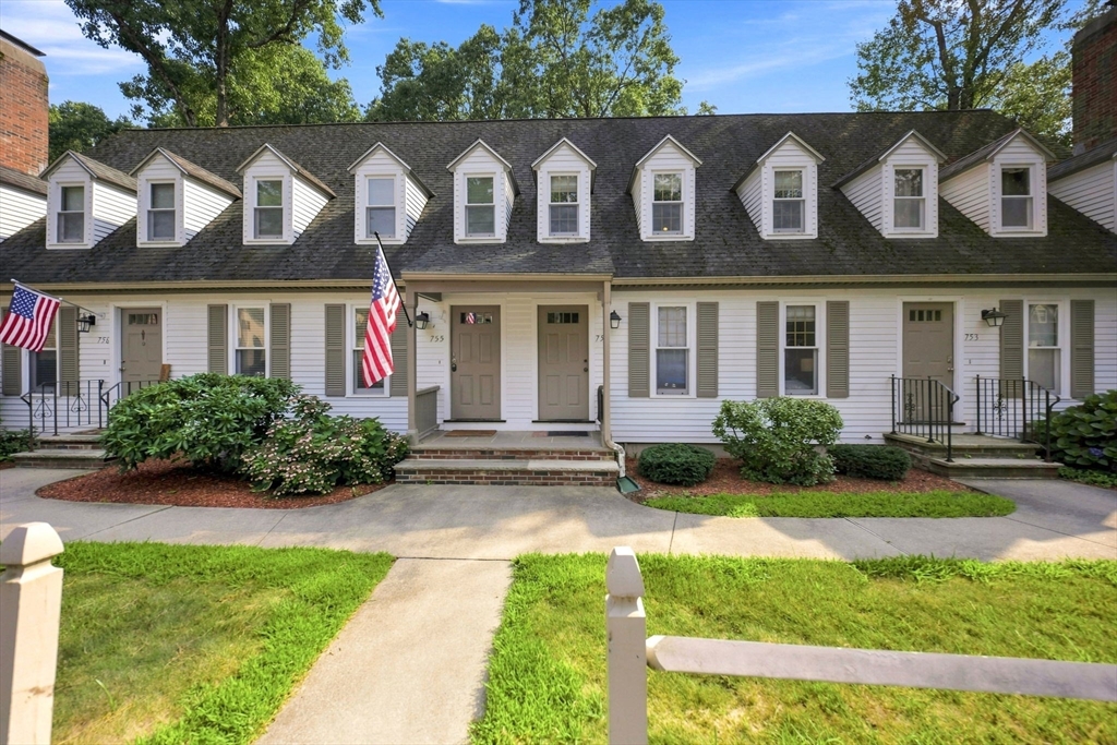 754 Wellman Ave #754 in North Chelmsford